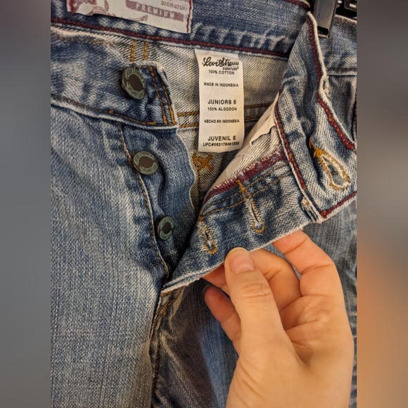 Levi's Signature Cotton Distressed Low Rise Button Fly Size 5 Jeans 🔥Host Pick - Picture 7 of 12